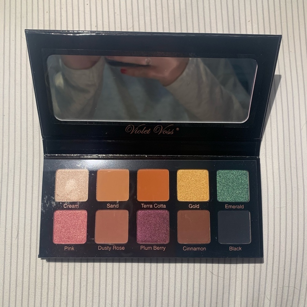Violet Voss Eyeshadow Palette NEW - Picture 4 of 4